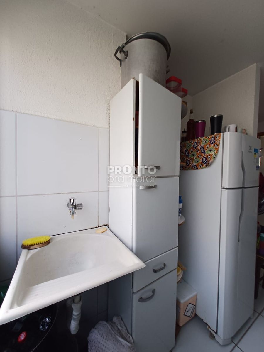 Apartamento com 2 quartos em Zumbi do Pacheco - Wallace Pinto Corretor