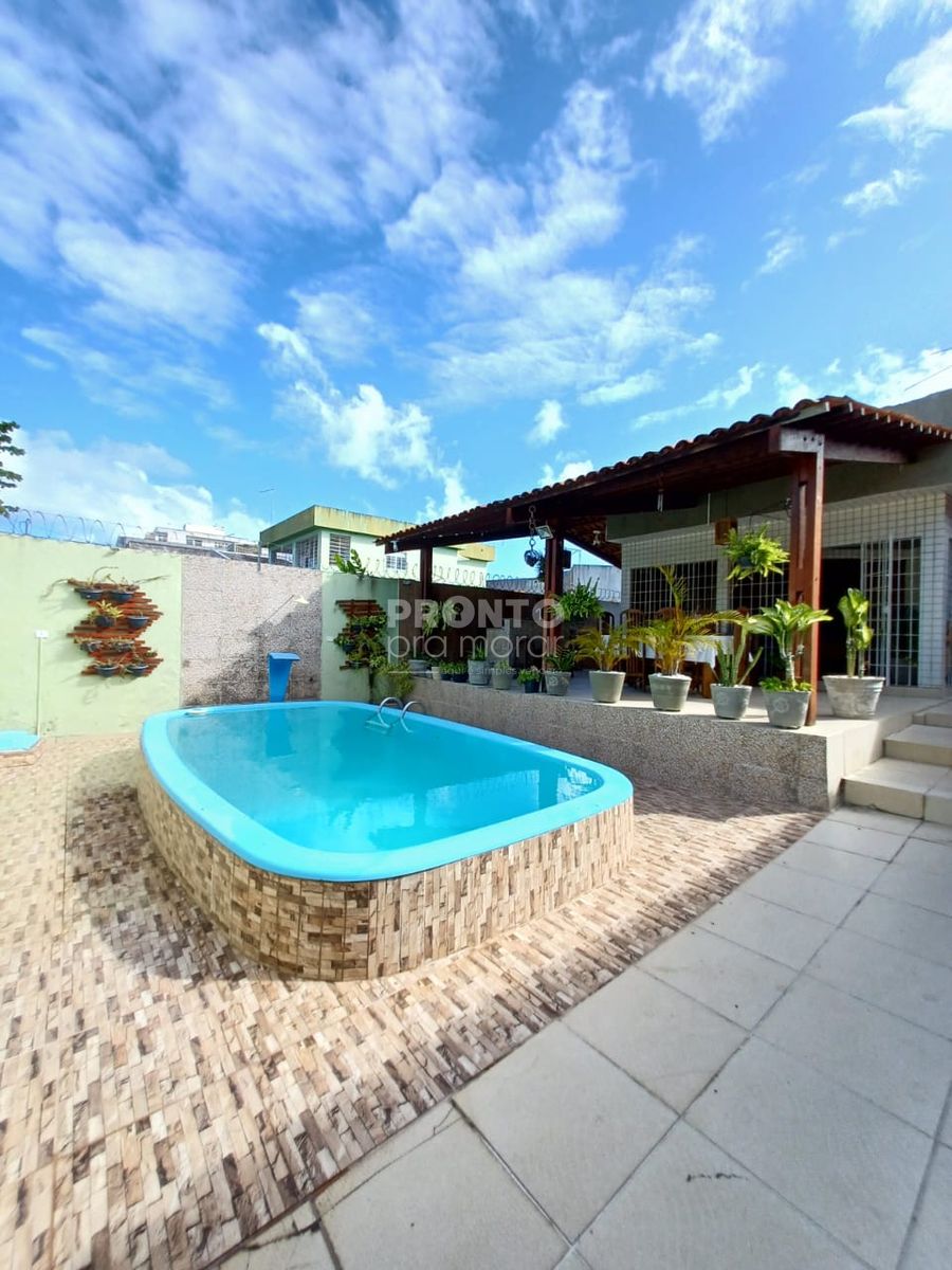 Casa com 4 quartos em Fragoso - Wallace Pinto Corretor