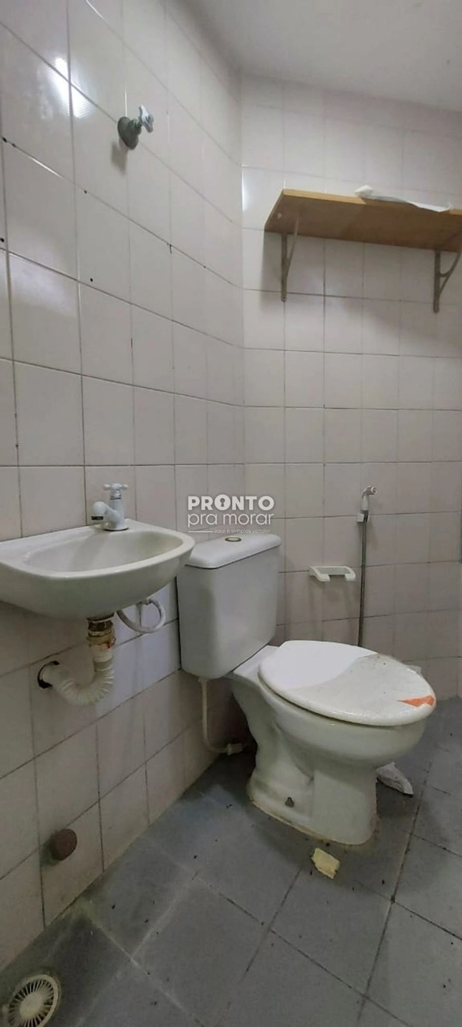 Sala/Conjunto Comercial em Espinheiro - Wallace Pinto Corretor