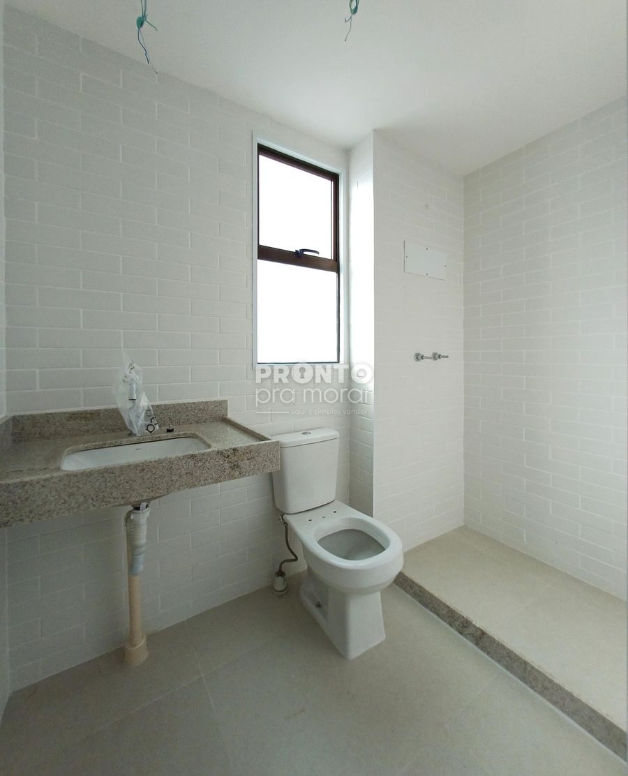 Apartamento com 2 quartos em Muro Alto - Wallace Pinto Corretor