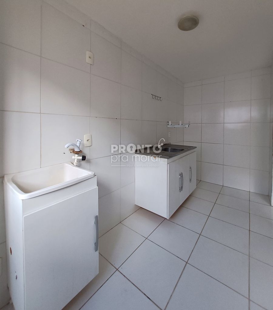 Apartamento com 2 quartos em Marcos Freire - Wallace Pinto Corretor