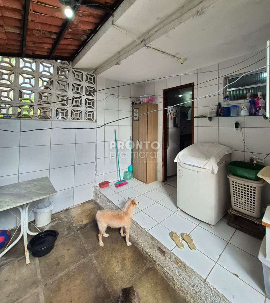Casa de Condomínio com 2 quartos em Candeias - Wallace Pinto Corretor